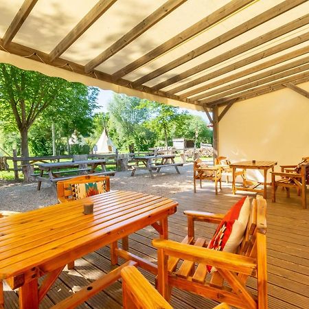 Hotel Les Tipis Du Bonheur De Vivre Brûlon Esterno foto