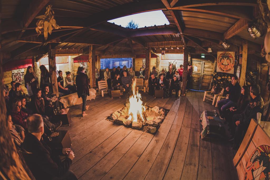 Hotel Les Tipis Du Bonheur De Vivre Brûlon Esterno foto