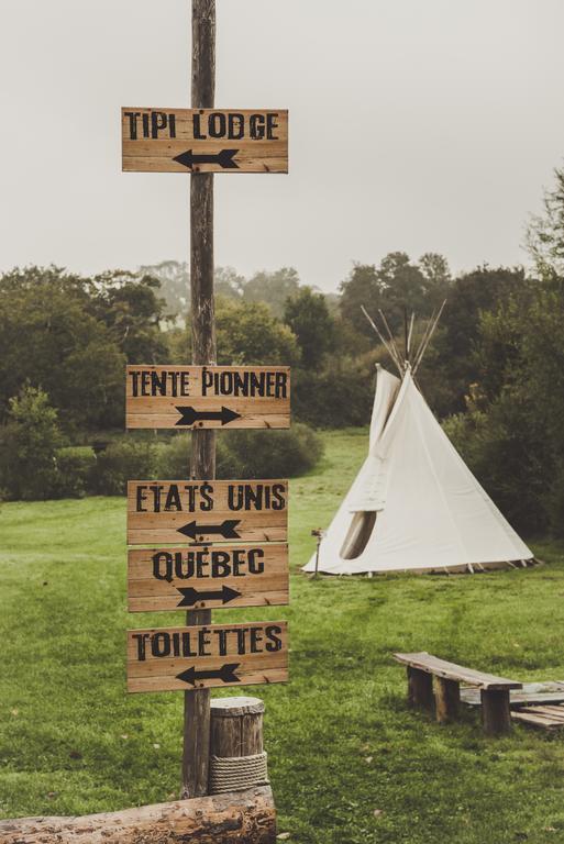 Hotel Les Tipis Du Bonheur De Vivre Brûlon Esterno foto
